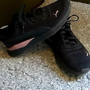Puma soft foam sz 8 woman's